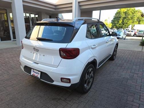 2022 Hyundai VENUE Limited