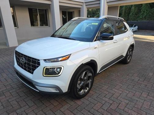 2022 Hyundai VENUE Limited