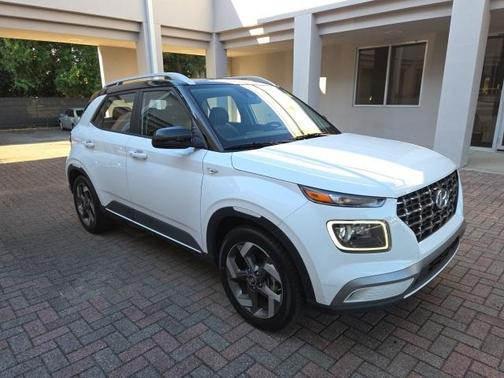 2022 Hyundai VENUE Limited