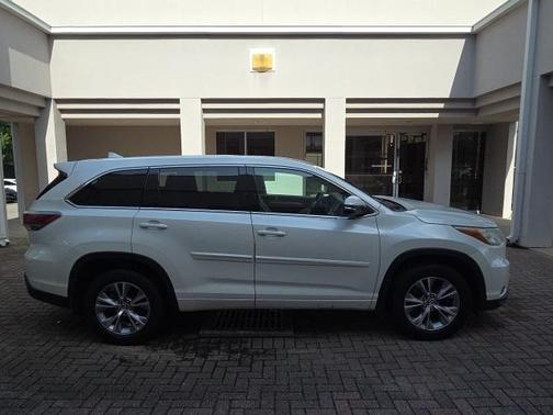 2016 Toyota Highlander LE