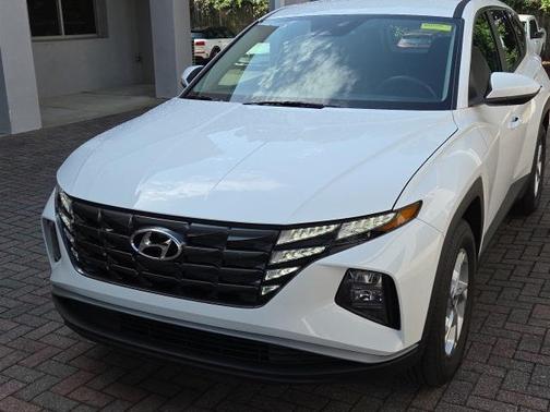 2024 Hyundai TUCSON SE