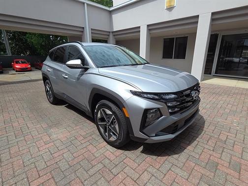 Shimmering Silver Metallic 2026 Hyundai TUCSON Hybrid SEL