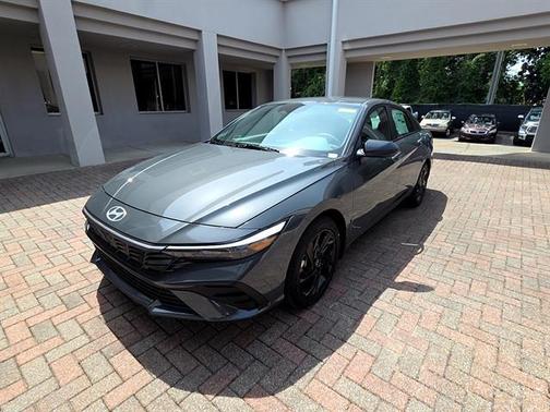 Gray Pearl 2026 Hyundai ELANTRA SEL Sport