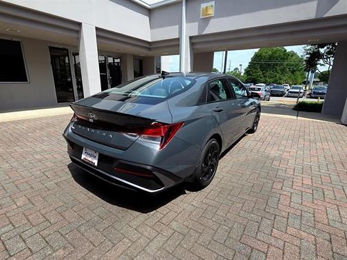 Gray Pearl 2026 Hyundai ELANTRA SEL Sport