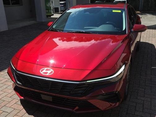 2024 Hyundai ELANTRA SEL