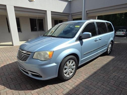 2013 Chrysler Town & Country Touring