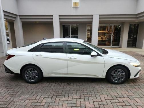 2025 Hyundai ELANTRA HEV Blue