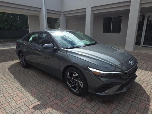 2025 Hyundai ELANTRA HEV SEL Sport