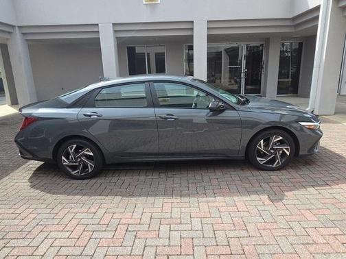 2025 Hyundai ELANTRA HEV SEL Sport