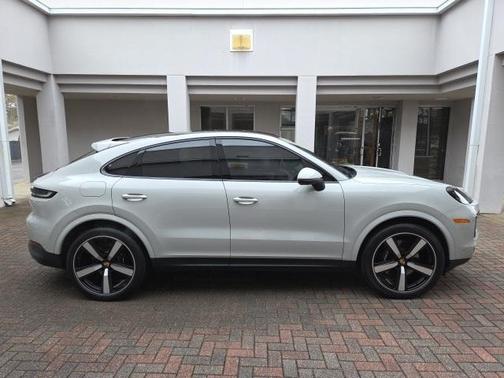 2024 Porsche Cayenne AWD