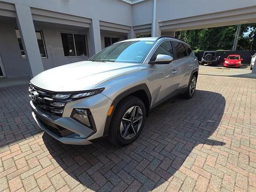 Shimmering Silver Metallic 2026 Hyundai TUCSON Hybrid SEL