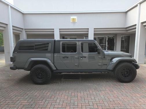 2022 Jeep Gladiator Sport