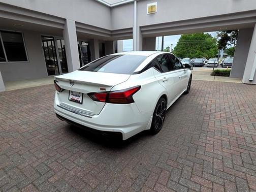 White 2023 Nissan Altima 2.5 SR
