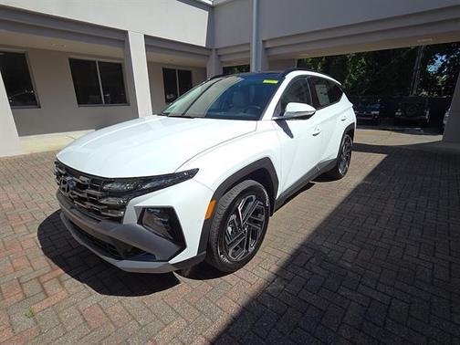 Pearl 2026 Hyundai TUCSON Hybrid Limited