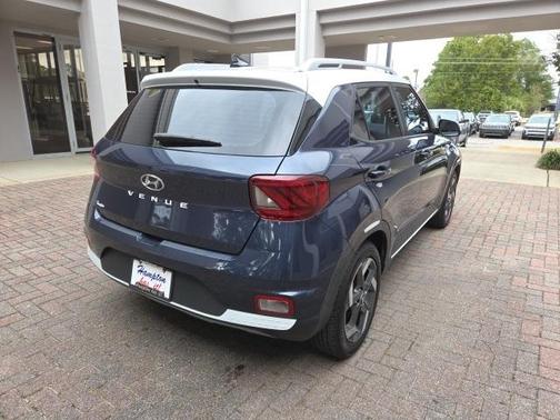 2022 Hyundai VENUE Limited