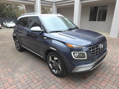 2022 Hyundai VENUE Limited