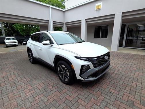 Serenity White Pearl 2026 Hyundai TUCSON SEL Premium