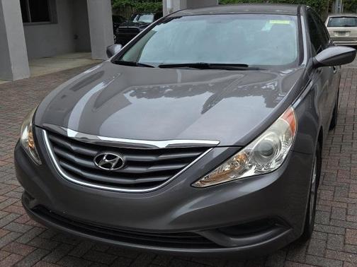 2012 Hyundai SONATA GLS
