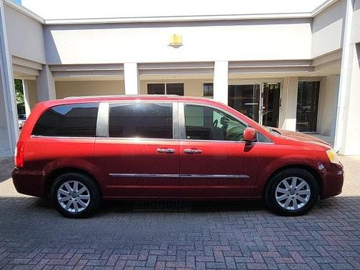 2014 Chrysler Town & Country Touring
