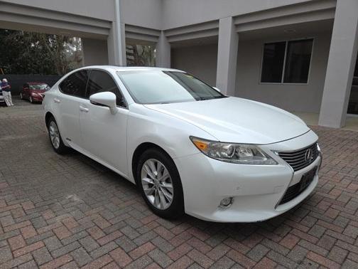 2015 Lexus ES 300h Base