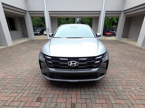 Shimmering Silver Metallic 2026 Hyundai TUCSON SEL