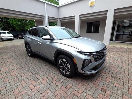 Shimmering Silver Metallic 2026 Hyundai TUCSON SEL