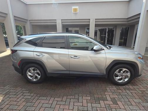 Shimmering Silver Metallic 2024 Hyundai TUCSON SEL