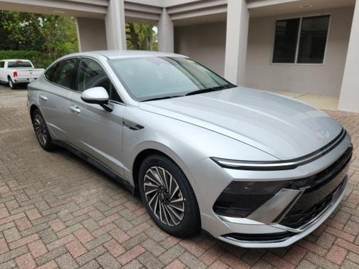 2025 Hyundai SONATA Hybrid SEL