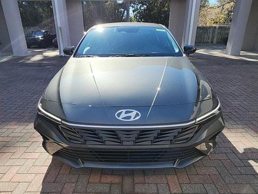 2025 Hyundai ELANTRA HEV SEL Sport