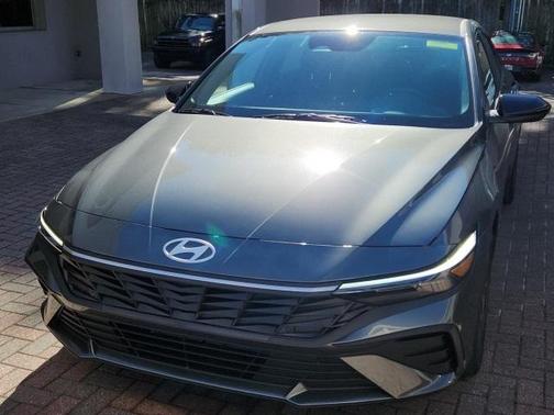 2025 Hyundai ELANTRA HEV SEL Sport