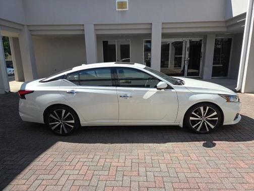 2020 Nissan Altima 2.0 Platinum