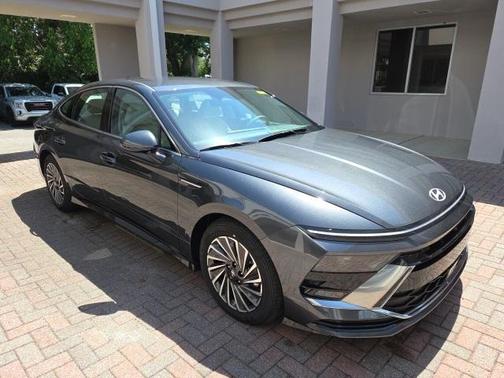 2025 Hyundai SONATA Hybrid SEL