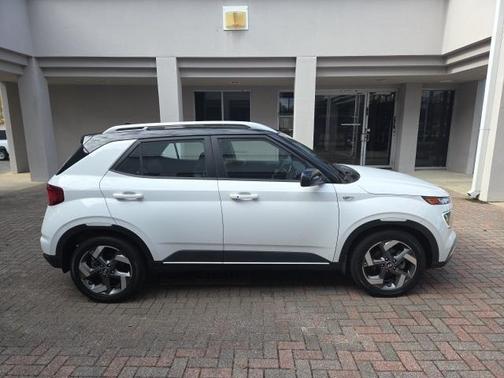 2022 Hyundai VENUE Limited