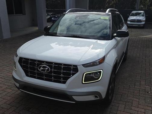 2022 Hyundai VENUE Limited