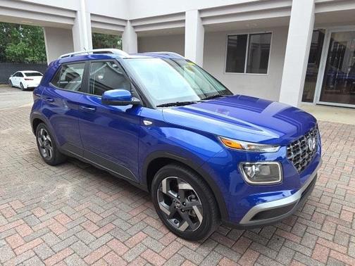 2024 Hyundai VENUE SEL