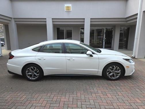 2022 Hyundai SONATA SEL