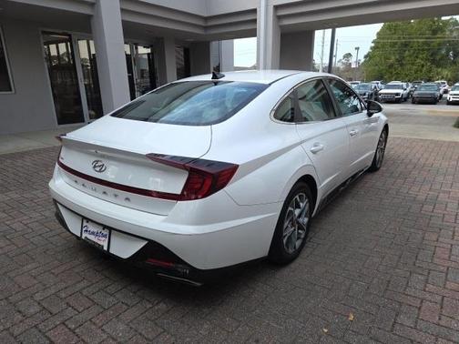 2022 Hyundai SONATA SEL