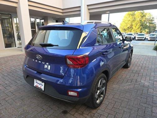 2022 Hyundai VENUE Limited