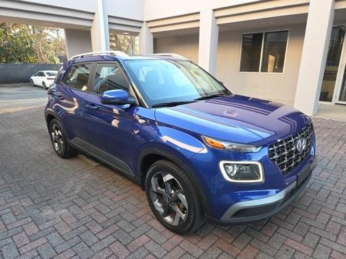 2022 Hyundai VENUE Limited