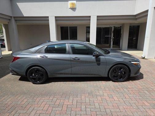 Gray Pearl 2026 Hyundai ELANTRA SEL Sport