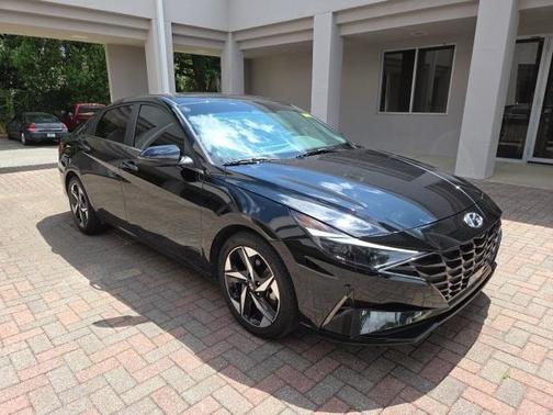 2023 Hyundai ELANTRA Limited