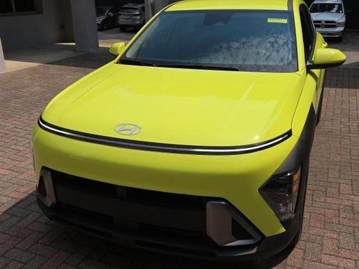 2024 Hyundai KONA SE