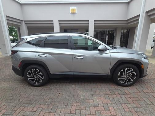 Shimmering Silver Metallic 2026 Hyundai TUCSON SEL