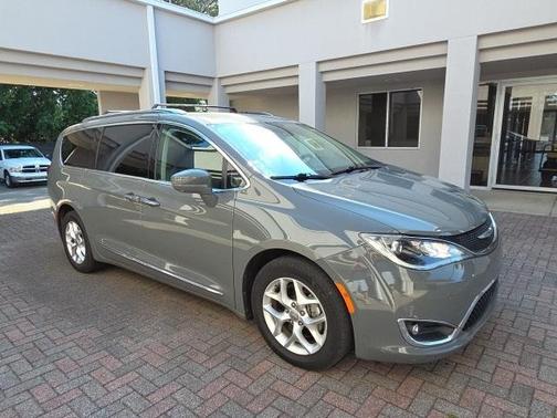 2020 Chrysler Pacifica Touring-L Plus