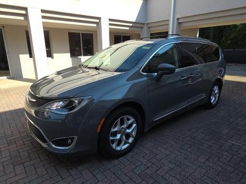 2020 Chrysler Pacifica Touring-L Plus