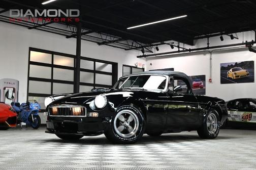 Photo 3 of 99 of 1970 MG MGB