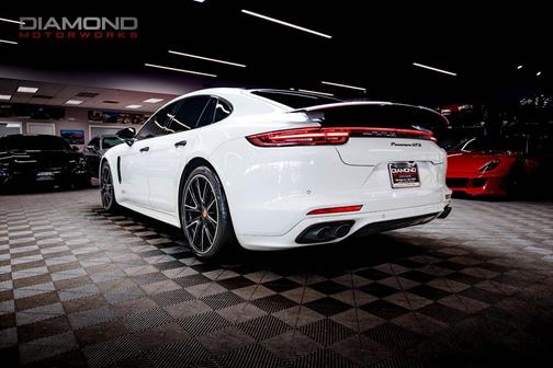 2019 Porsche Panamera GTS
