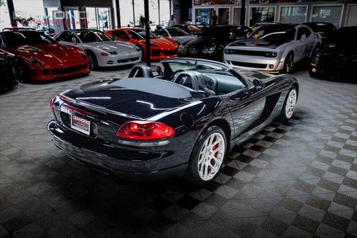 2005 Dodge Viper SRT-10