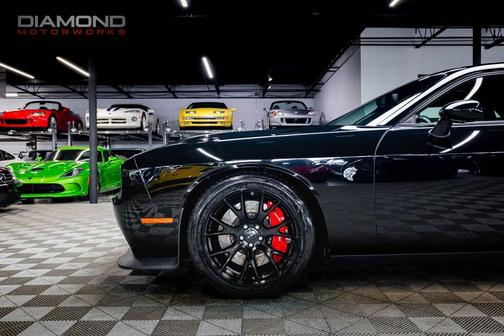 Pitch Black Clear Coat 2016 Dodge Challenger SRT Hellcat