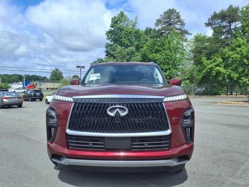 2025 INFINITI QX80 Luxe